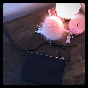 small black handbag great for on the go!